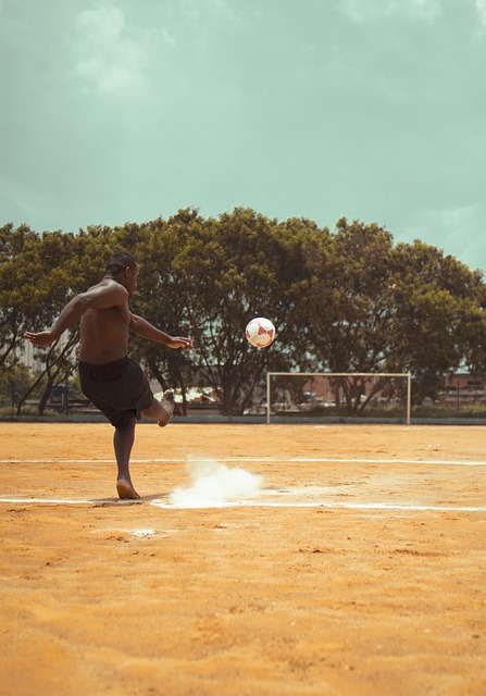 违约金10亿!世体:亚马尔坚定续约巴萨&留队5年,不考虑其他报价.